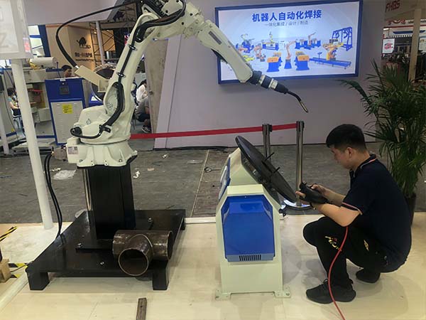 焊接變位機操作注意事項